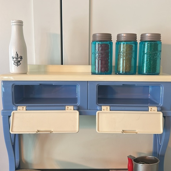 American Girl Kit’s Kitchen Stove - Picture 3 of 5